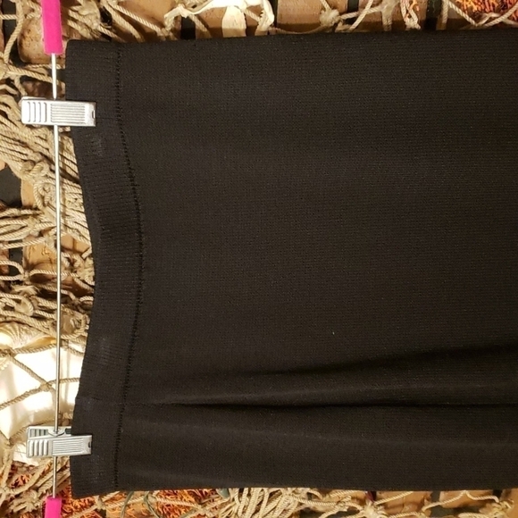 ST. JOHN maxi skirt size 6. - Picture 2 of 9